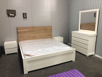 חדר שינה דגם חריצים