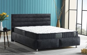 מיטה מרופדת