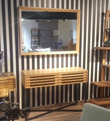 קונסולה ומראה