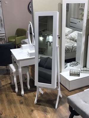 מראה אכסון איפוא